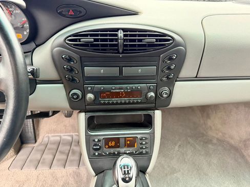 Used 2001 Porsche Boxster RWD image 31