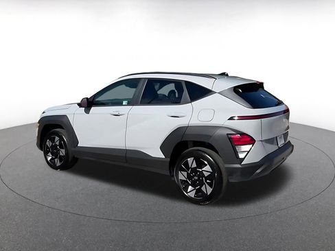 Used 2025 Hyundai Kona SEL image 8