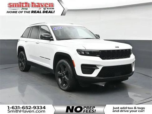 Certified 2023 Jeep Grand Cherokee Altitude image 1