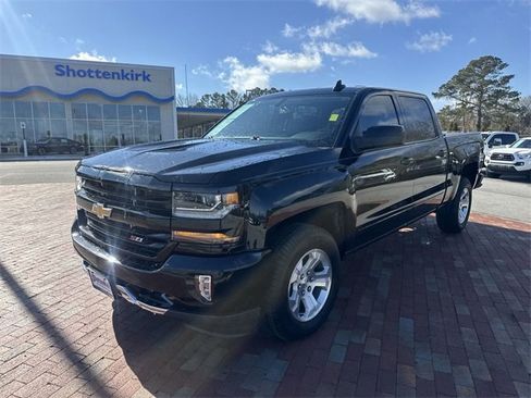 Used 2018 Chevrolet Silverado 1500 LT w/ Texas Edition image 1