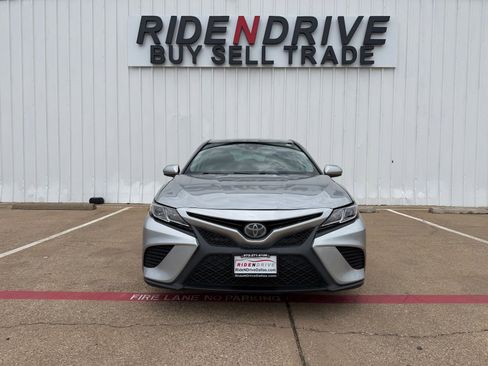 Used 2020 Toyota Camry SE FWD image 10
