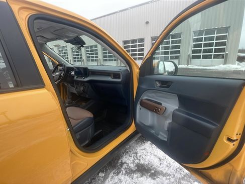 Used 2022 Ford Maverick Lariat w/ Lariat Luxury Package image 16