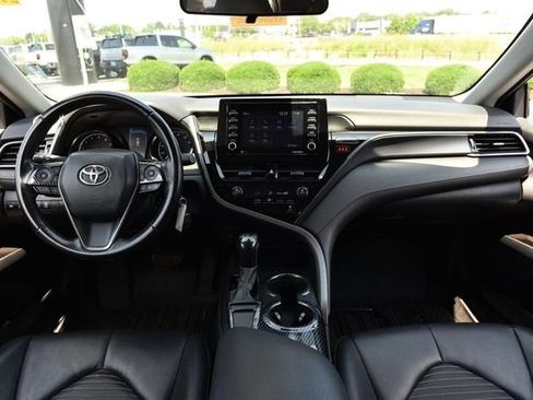 Used 2021 Toyota Camry SE FWD image 21
