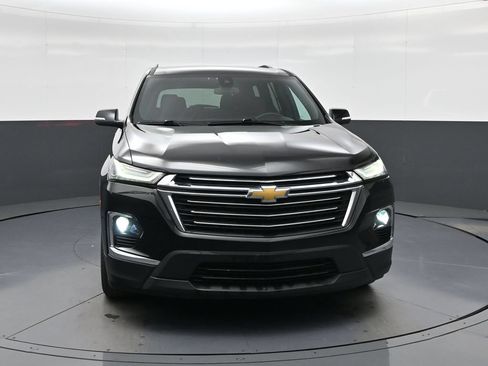 Used 2023 Chevrolet Traverse LT FWD image 2