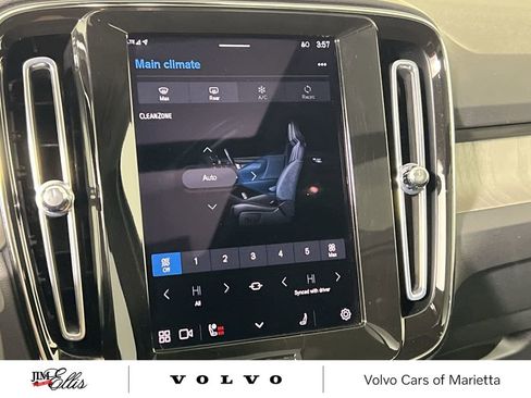 Used 2025 Volvo XC40 B5 Core image 16