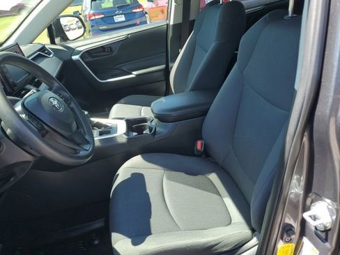 Used 2019 Toyota RAV4 LE w/ All Weather Liner Package AWD/4WD image 17