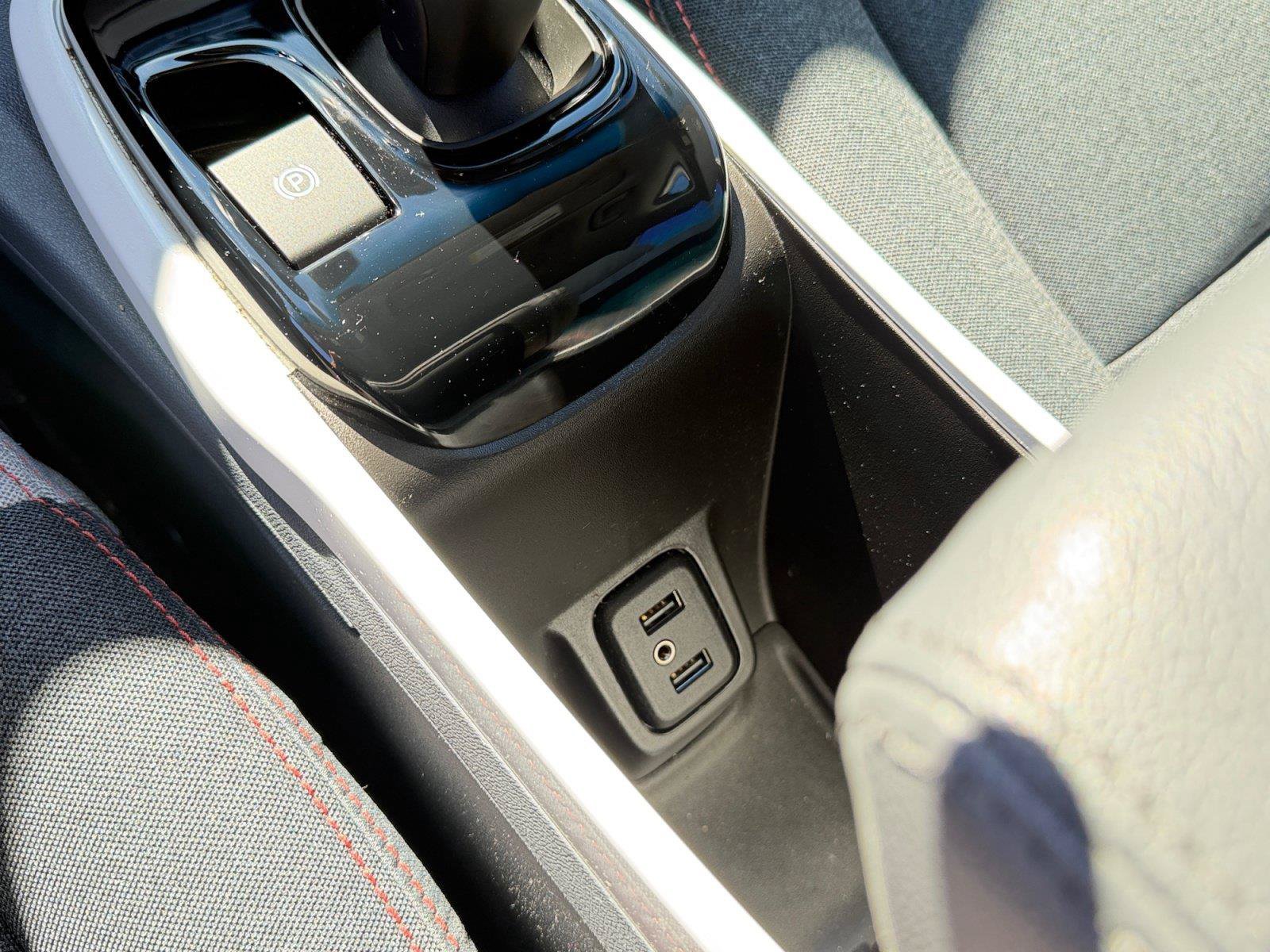 Used 2020 Chevrolet Bolt LT FWD image 28