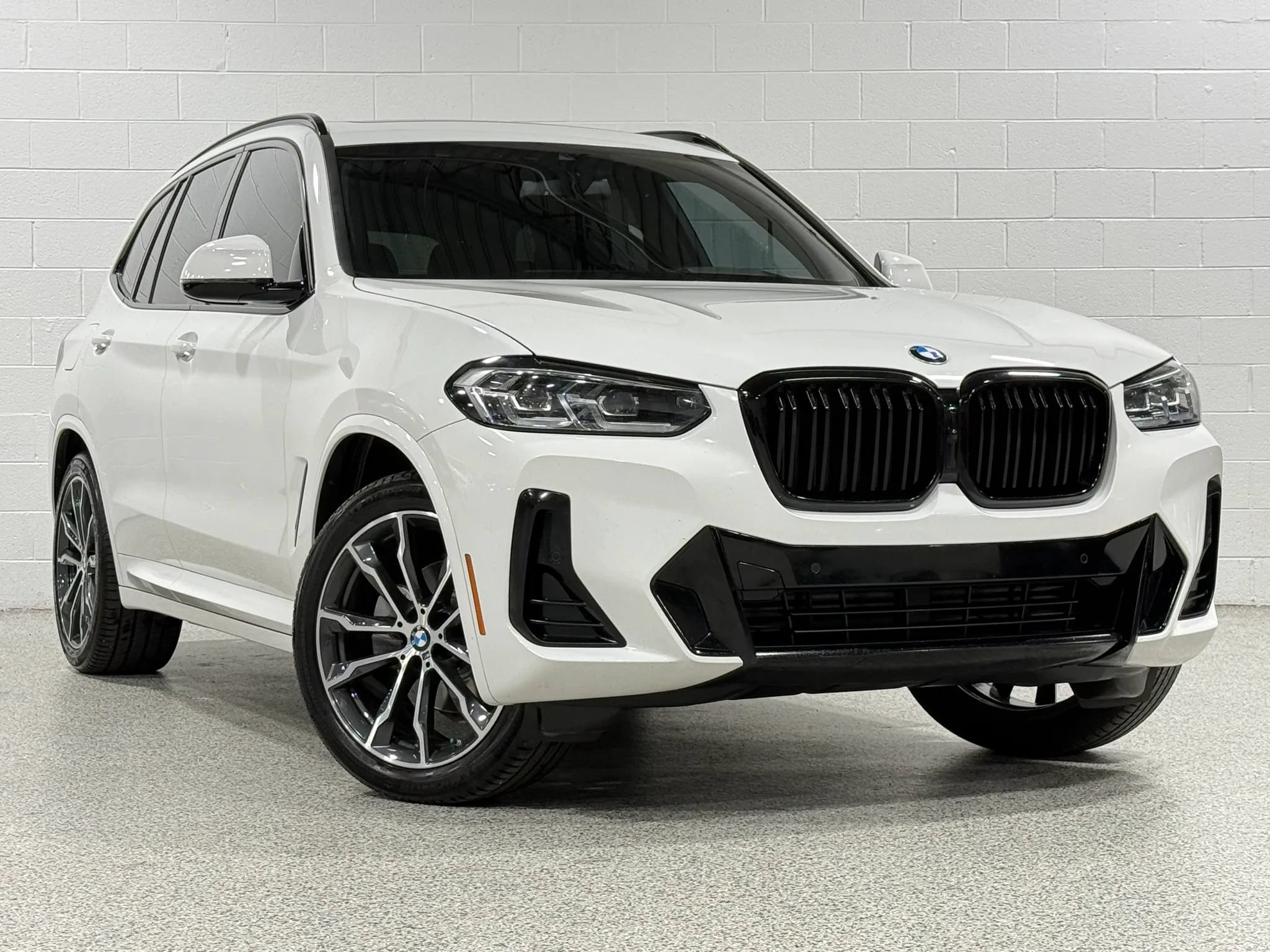 Used 2022 BMW X3 xDrive30i w/ M Sport Package 2 AWD/4WD image 4