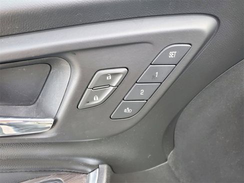 Used 2017 Chevrolet Malibu Premier image 9