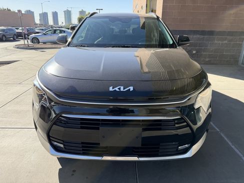 Used 2024 Kia Niro EX Touring image 10