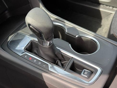 Used 2024 Chevrolet Equinox LT image 19