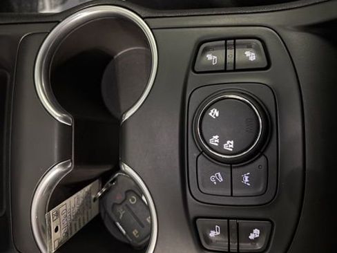 Used 2020 GMC Terrain SLT w/ Preferred Package image 22