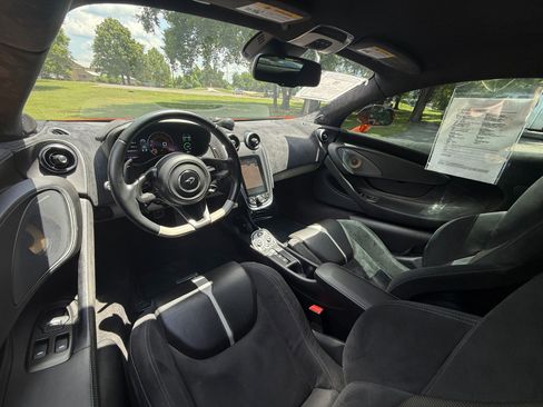 Used 2017 McLaren 570S Coupe image 28