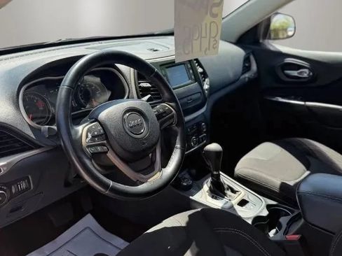 Used 2016 Jeep Cherokee Latitude AWD/4WD image 10