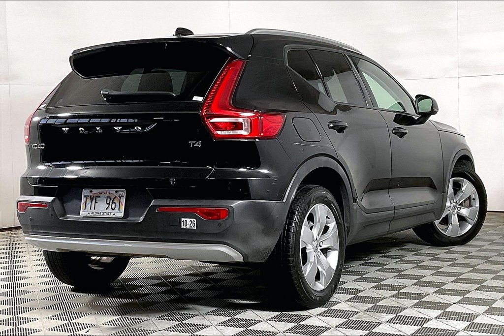 Used 2020 Volvo XC40 T4 Momentum FWD image 10
