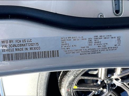 New 2026 Jeep Compass Latitude image 8