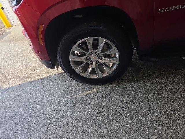 Used 2026 Chevrolet Suburban Premier AWD/4WD image 3