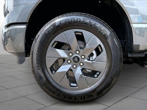 Used 2025 Ford F150 Lightning Flash image 10