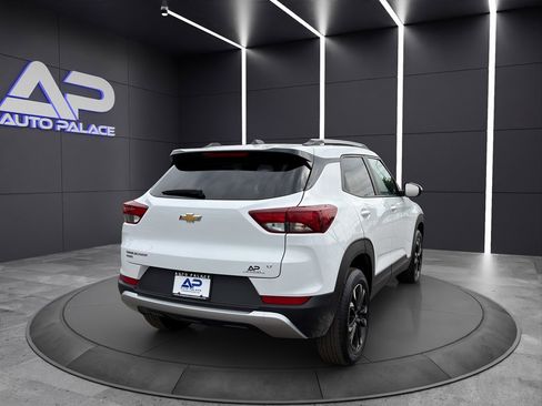 Used 2023 Chevrolet TrailBlazer LT w/ Convenience Package AWD/4WD image 6