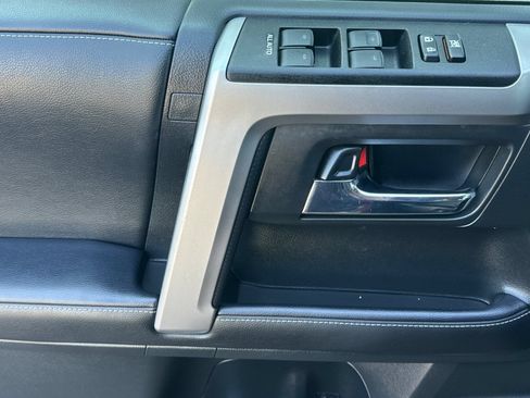Used 2022 Toyota 4Runner SR5 Premium w/ Moonroof Package AWD/4WD image 11