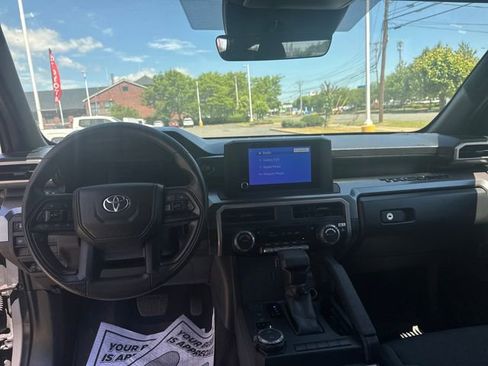 Used 2024 Toyota Tacoma SR5 AWD/4WD image 15