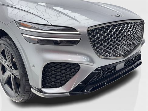 Used 2024 Genesis GV70 3.5T Sport w/ Sport Advanced Package image 3