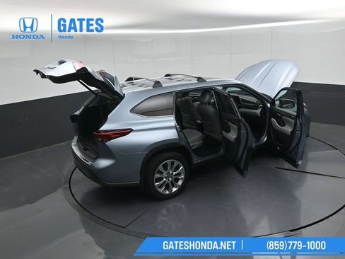 Used 2023 Toyota Highlander Limited AWD/4WD image 56