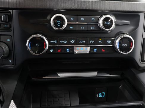 Used 2024 Ford F250 Platinum AWD/4WD image 10