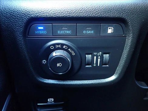 Used 2022 Jeep Grand Cherokee Limited 4xe AWD/4WD image 28