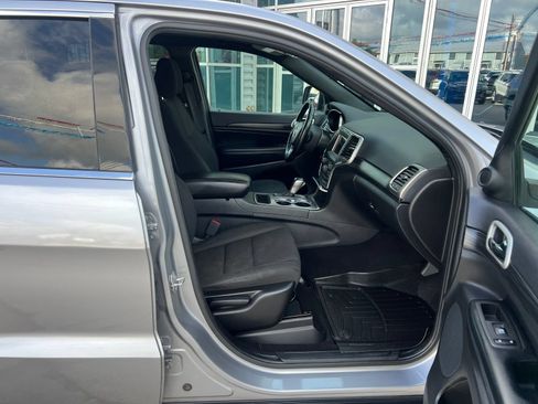 Used 2021 Jeep Grand Cherokee Laredo RWD image 17