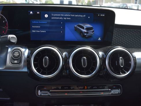 Used 2025 Mercedes-Benz GLB 250 image 19