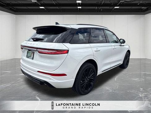 Used 2023 Lincoln Corsair Reserve w/ Equipment Group 202A AWD/4WD image 5