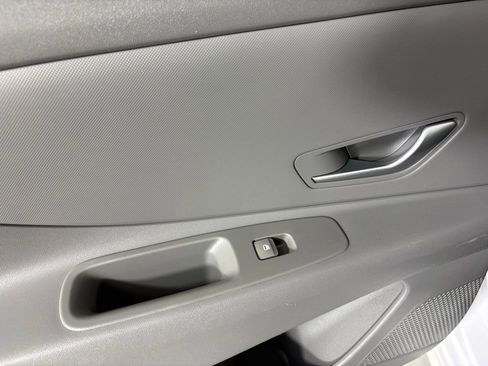 Used 2024 Hyundai Elantra SEL FWD image 36