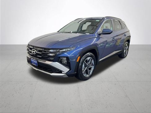 Used 2025 Hyundai Tucson SEL FWD image 2