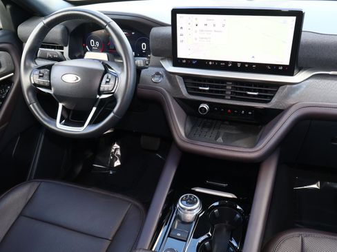 Used 2025 Ford Explorer Platinum w/ LUX Leather Package image 10