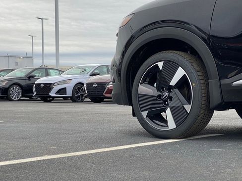 New 2025 Nissan Kicks SR image 33