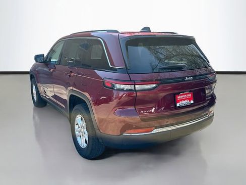 Used 2023 Jeep Grand Cherokee Laredo w/ Luxury Tech Group I image 8