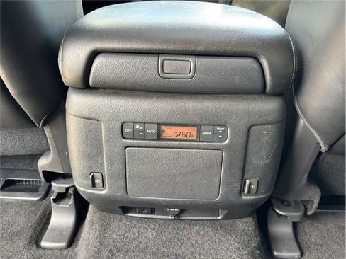 Used 2020 Nissan Armada SL w/ Premium Package image 44