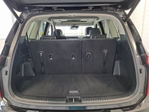 Used 2025 Kia Telluride S FWD image 31