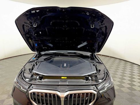 Used 2026 BMW i5 eDrive40 w/ Premium Package image 32