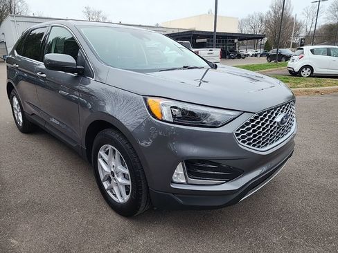 Used 2024 Ford Edge SEL w/ Convenience Package AWD/4WD image 3