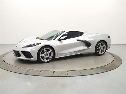 Used 2020 Chevrolet Corvette Stingray Preferred Cpe w/ 2LT Preferred Equipment Group image 3