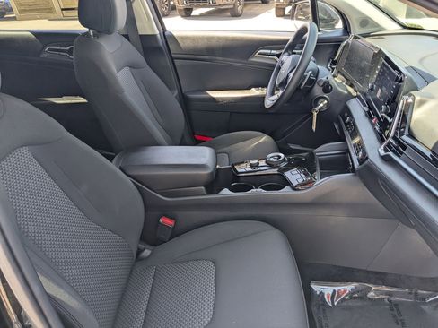 Used 2024 Kia Sportage LX AWD/4WD image 29