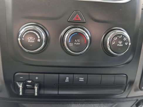Used 2018 RAM 1500 Express AWD/4WD image 17