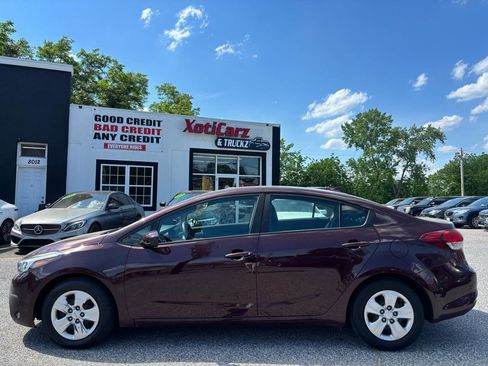 Used 2018 Kia Forte LX FWD image 1