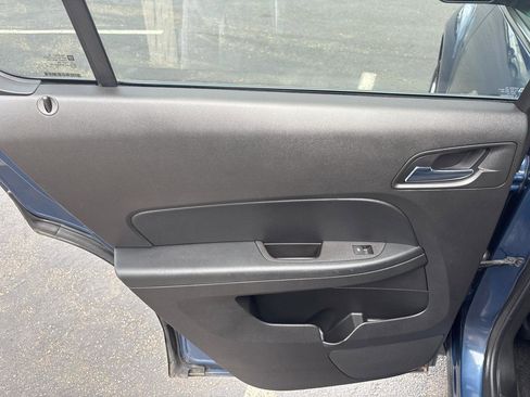 Used 2017 Chevrolet Equinox LT w/ Convenience Package image 26