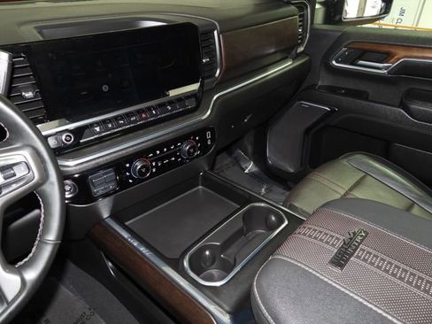 Used 2024 Chevrolet Silverado 2500 High Country w/ High Country Premium Package AWD/4WD image 42