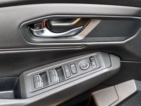 Used 2025 Honda Accord SE image 10
