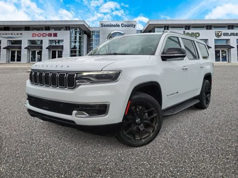 Used 2023 Jeep Wagoneer 2WD image 1