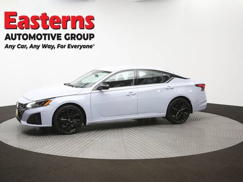Used 2023 Nissan Altima 2.5 SR FWD image 61
